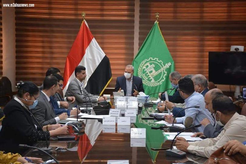 محافظ القليوبية يعقد اجتماعا بشأن مشروعات قطاع الصحة بمبادرة حياة كريمة بشبين القناطر