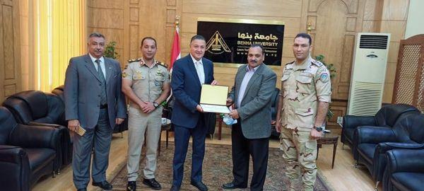 جامعة بنها تبحث سبل التعاون مع قوات الدفاع الشعبى لنشر الوعى الوطنى بين الطلاب