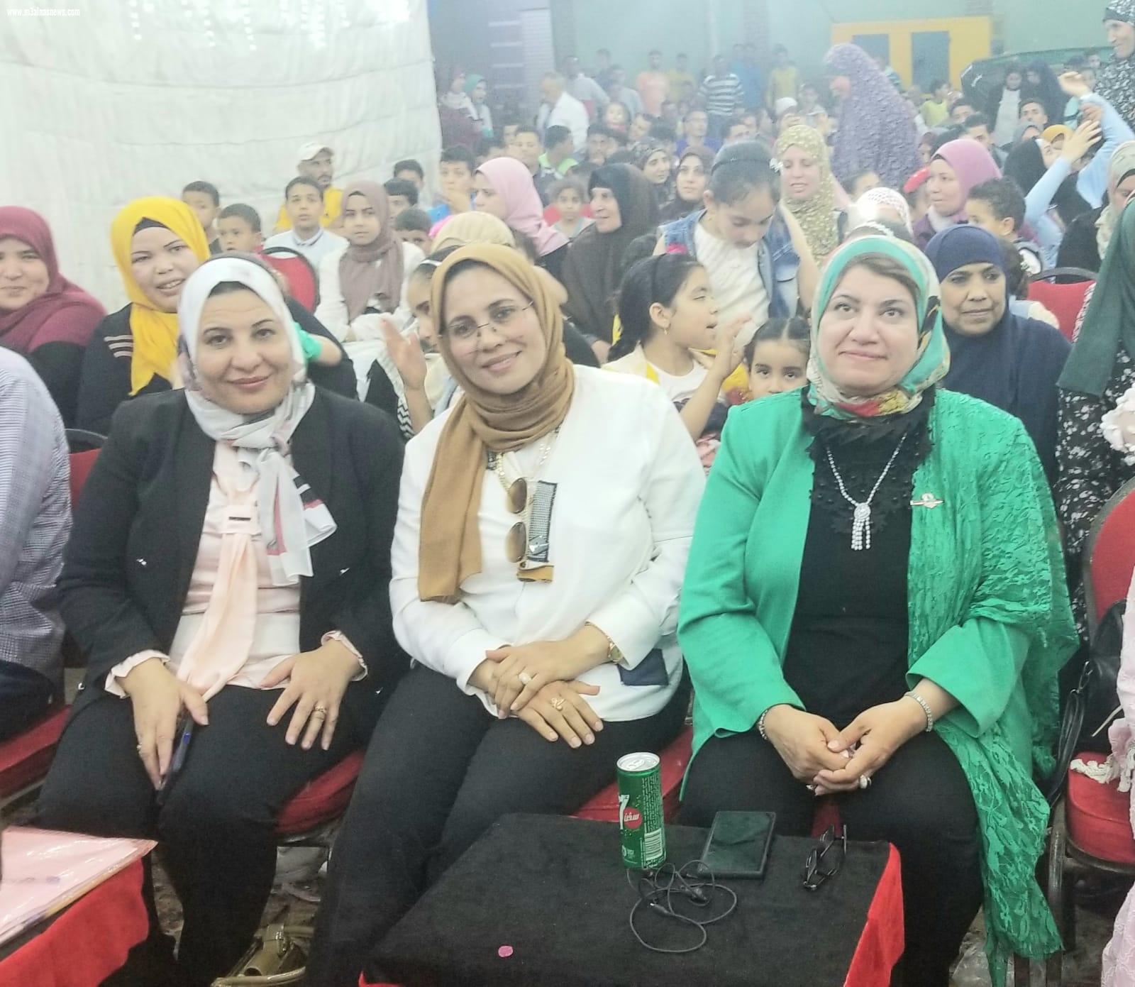 أمسيات ثقافية وفنية بقرية 