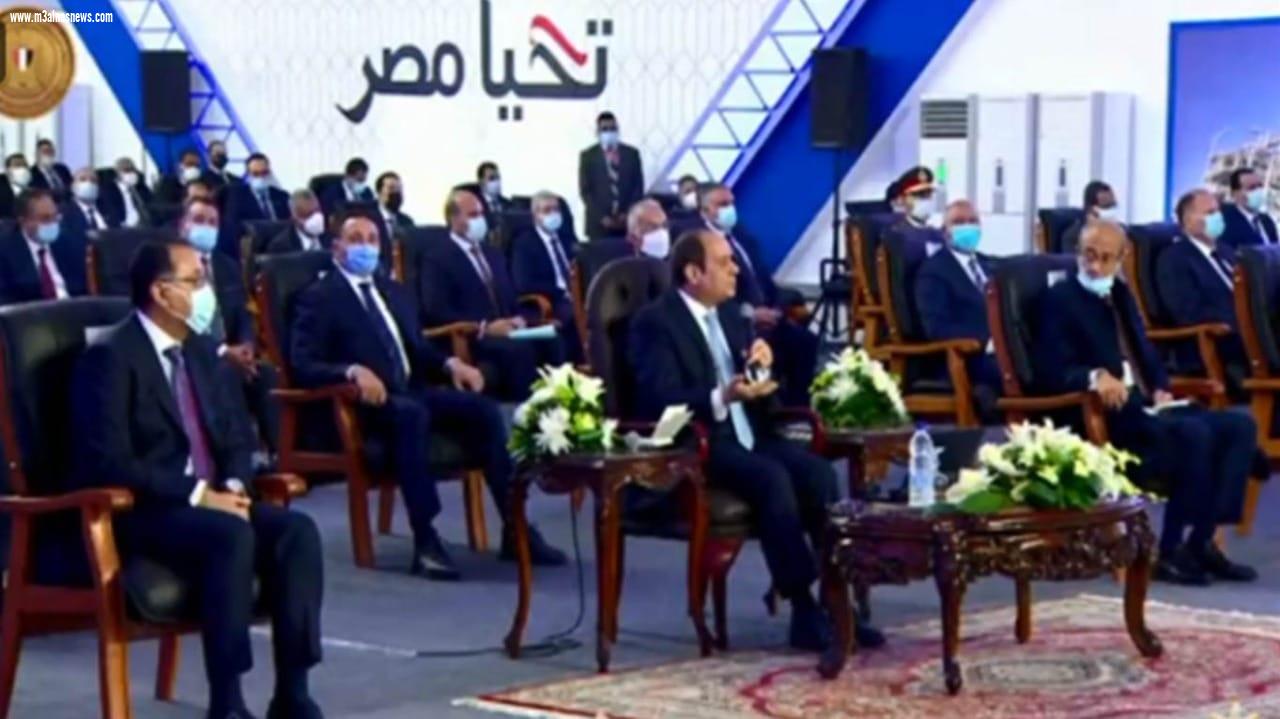 خلال زيارته الثالثة لمحافظة أسيوط الرئيس عبد الفتاح السيسي يشهد استعراض انجازات الدولة المصرية في 7 سنوات بتكلفة 1.1 تريليون جنيه وفيلم صعيد الخير لبعض المشروعات التنموية في الصعيد