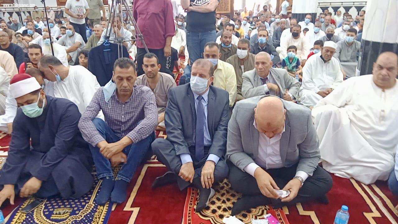  نائبا عن المحافظ 