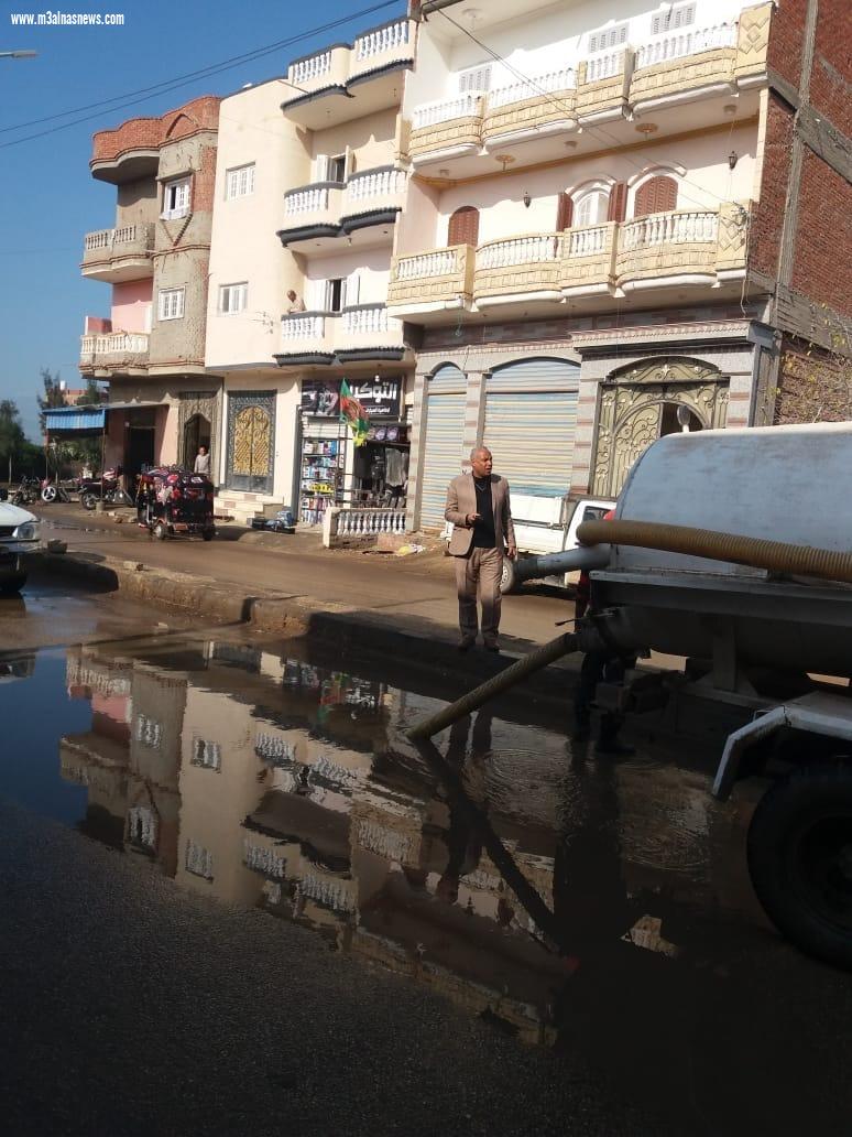   هطول أمطار غزيرة ببلطيم والمصيف بكفر الشيخ واستمرار رفع المياه