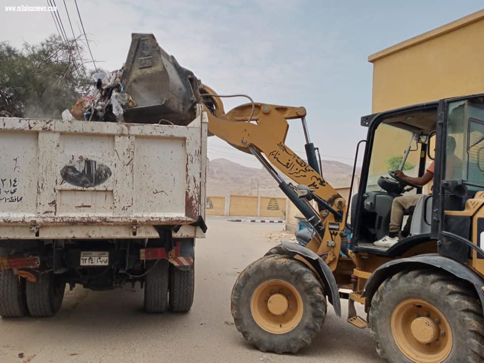 محافظ أسيوط : تنفيذ 37 حالات ازالة لبعض التعديات على الاراضى الزراعية ومخالفات البناء بمراكز الفتح وساحل سليم وصدفا وحى شرق