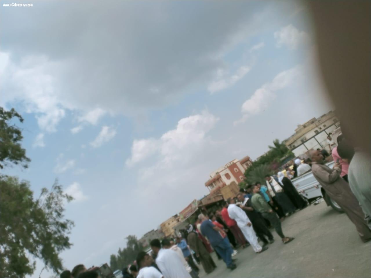 وقفة احتجاجية لاهالى قرية زيدان بكفرالشيخ لتأخر بانتشال جثامين أبنائهم