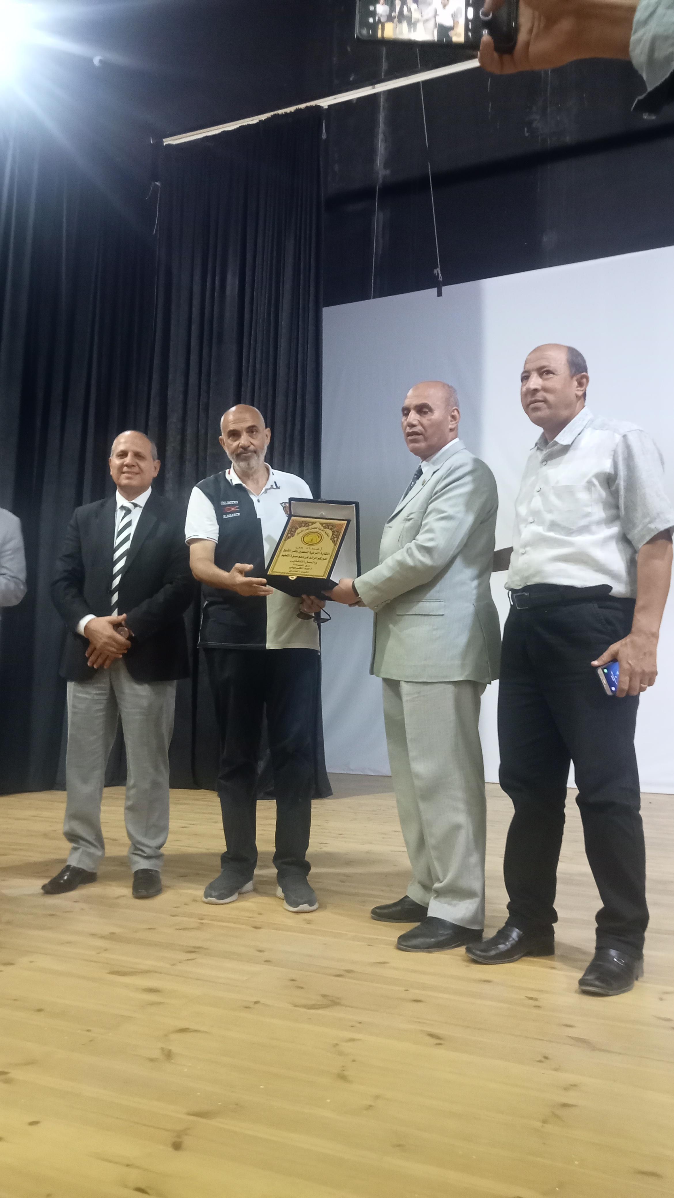 قيادات التربية والتعليم تكرم ... خالد البربرى .. مدير تعليم كفر الشيخ لبلوغة سن المعاش