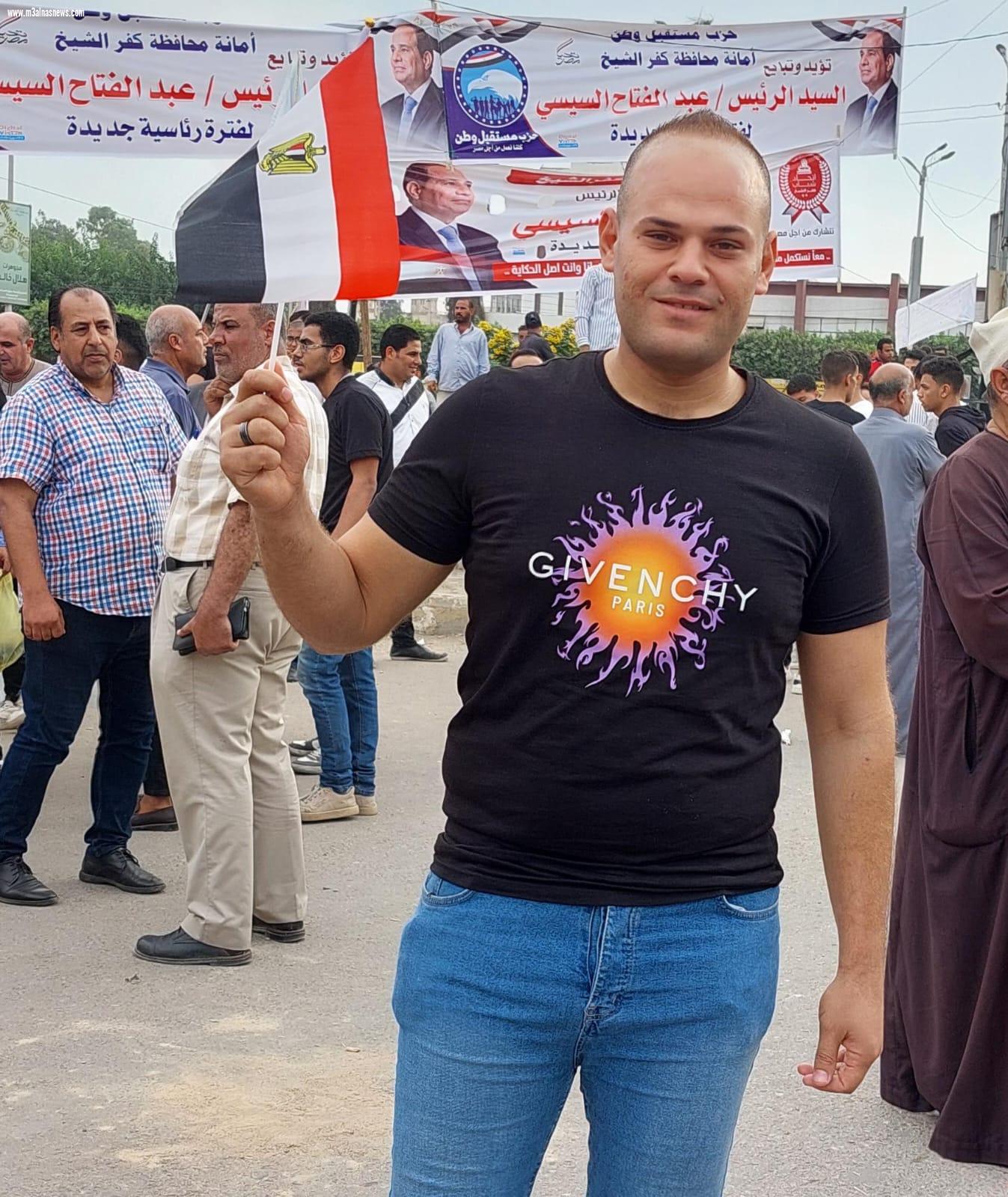 الصحفي محمد عطية .. أدعم الرئيس السيسى لفترة رئاسية جديدة
