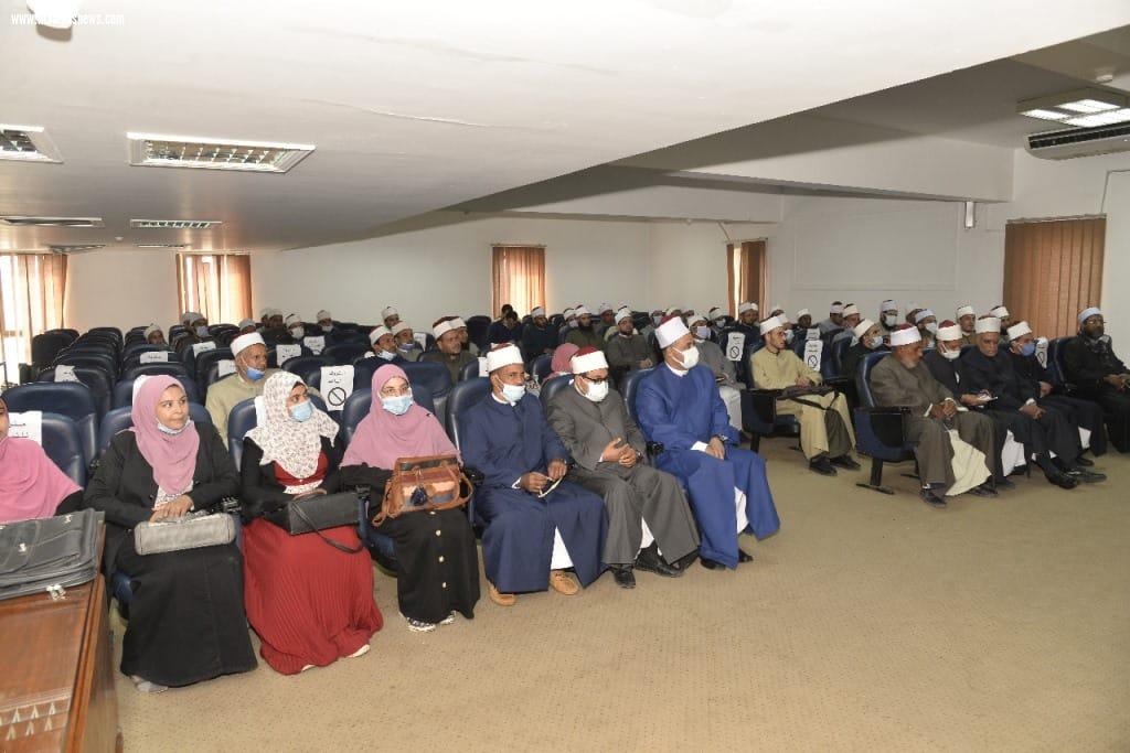 محافظ أسيوط يلتقى أمين عام مجمع البحوث الاسلامية لمناقشة دعم وتنشيط العمل الدعوى وتفعيل المشاركة المجتمعية لمواجهة الظواهر السلبية