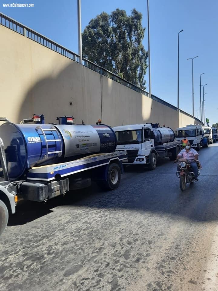 محافظ أسيوط يعلن استعداد كافة الاجهزة التنفيذية لمواجهة السيول والأمطار وتجارب ميدانية وسيناريوهات لإدارة الازمة وجاهزية 43 سد اعاقة و6 جسور حماية