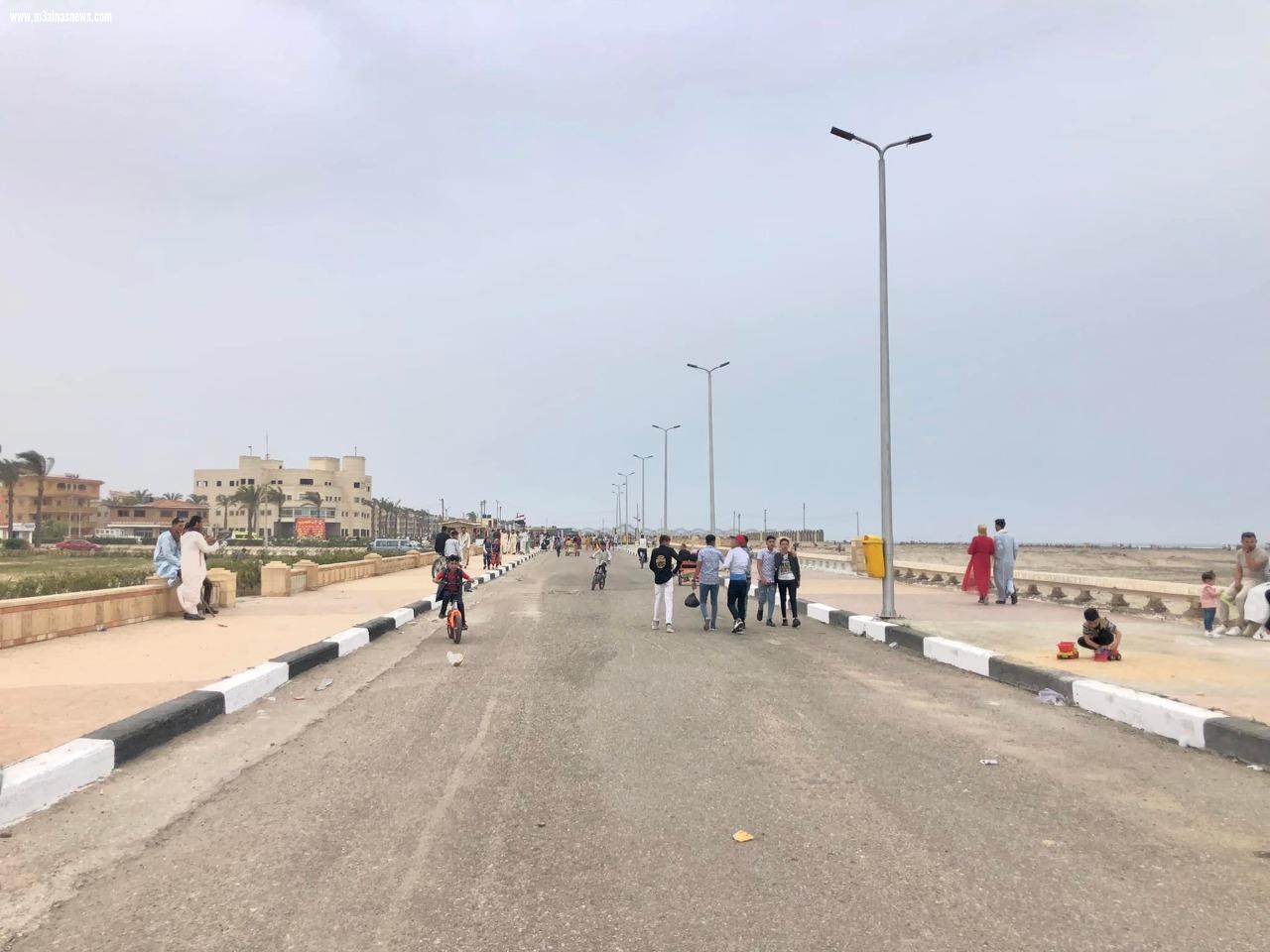 توافد الزائرين على مصيف بلطيم لقضاء أول أيام عيد الفطر المبارك