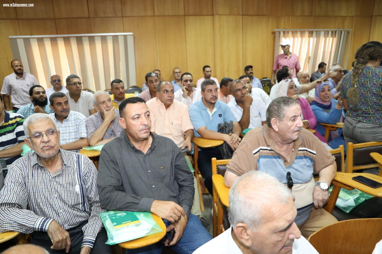 وزير الزراعة ومحافظ كفر الشيخ يتفقدان محطة البحوث الزراعية بسخا