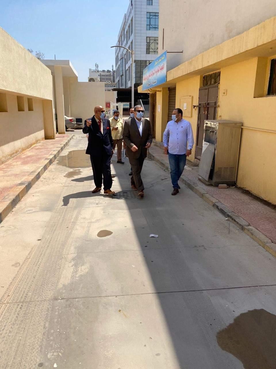 وزير القوى العاملة يتابع بنفسه إجراءات التعقيم والتطهير