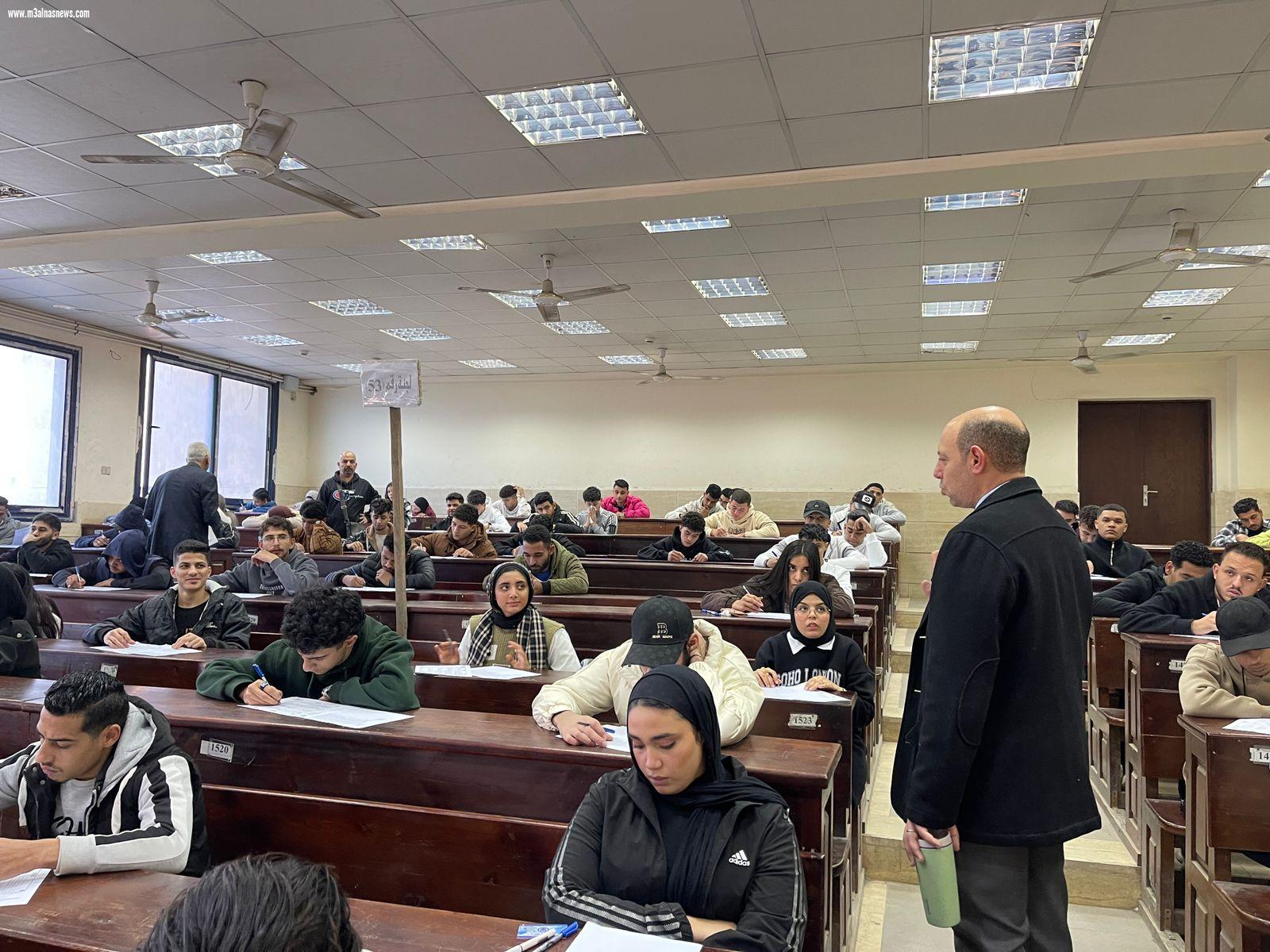 د. محمد سامح يواصل تفقد لجان    إمتحانات معهد طيبة العالي للحاسب  ويشيد بانضباط اللجان 