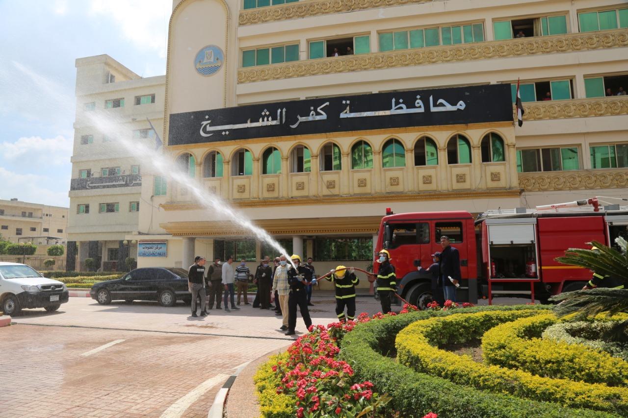 محافظ كفر الشيخ يتابع تطهير وتعقيم ديوان عام المحافظة