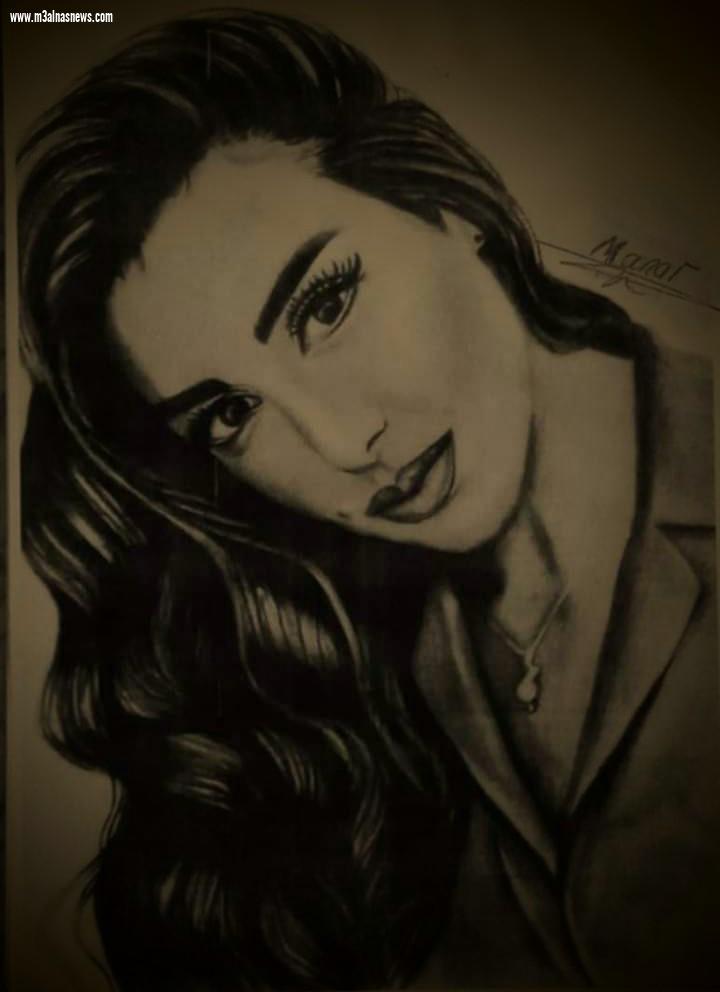 منار عادل ... بنت محافظة اسيوط ... فنانة تشكيلية فاقت التوقعات 