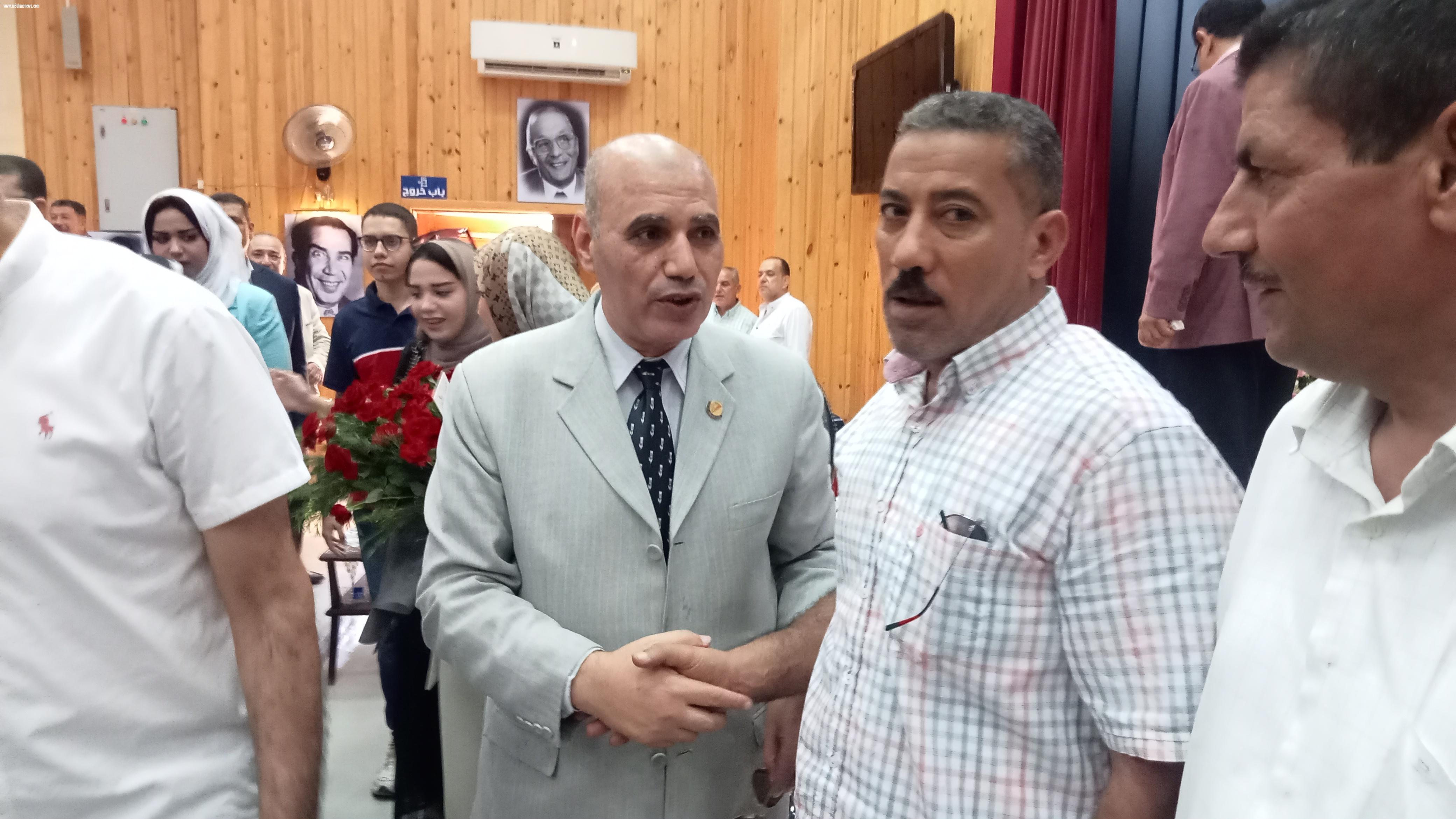 قيادات التربية والتعليم تكرم ... خالد البربرى .. مدير تعليم كفر الشيخ لبلوغة سن المعاش