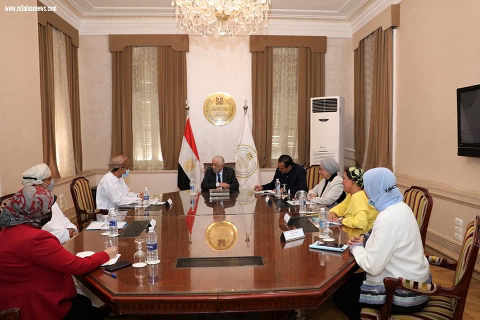 وزير التربية والتعليم يبحث مع سفير سلطنة عُمان بالقاهرة سبل تعزيز التعاون المشترك فى مجال التعليم