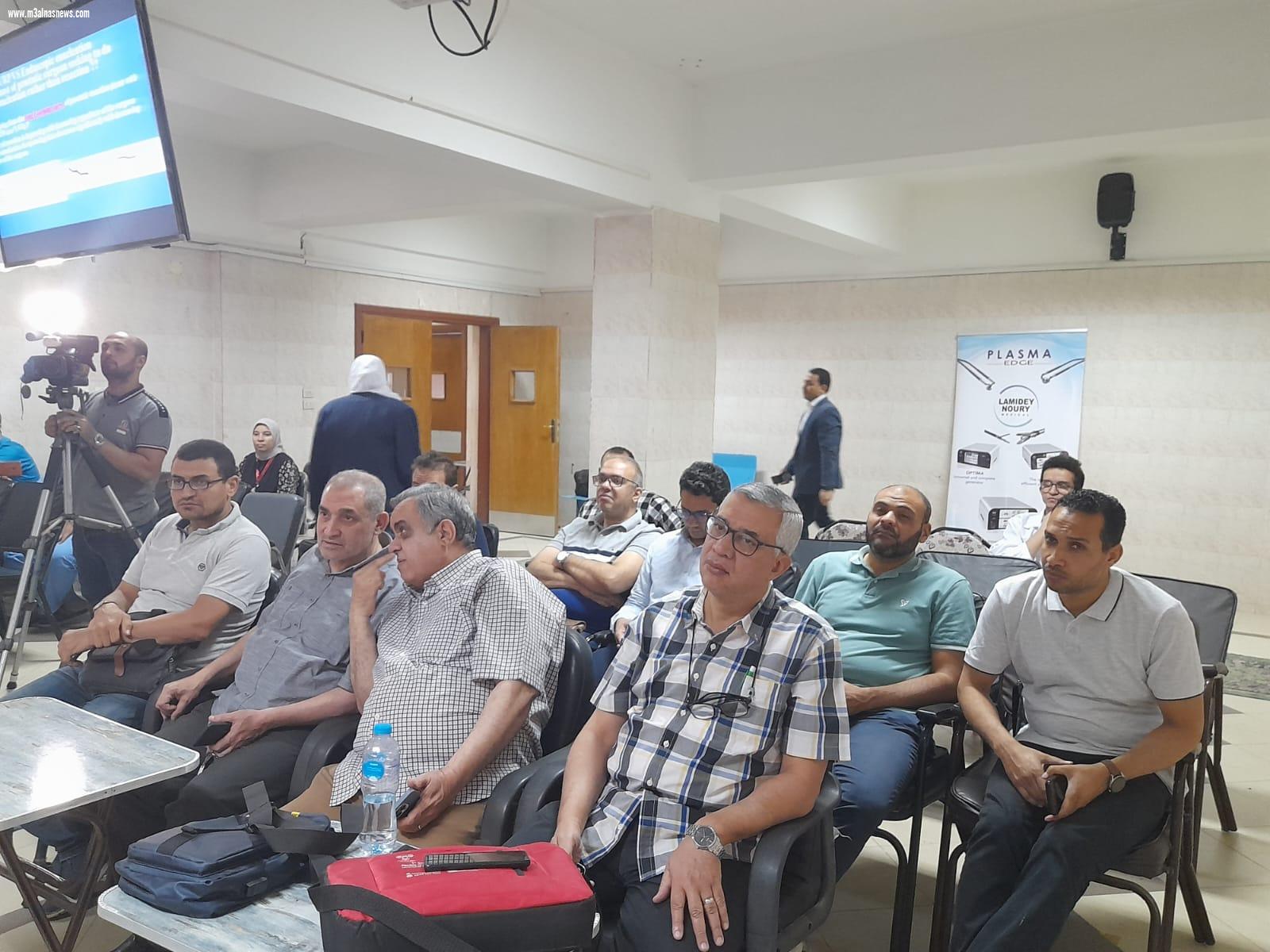 مستشفى جراحة المسالك بجامعة أسيوط تنظم ندوة حول ... المقارنة بين أحادي القطب وثنائي القطب في استئصال البروستاتا