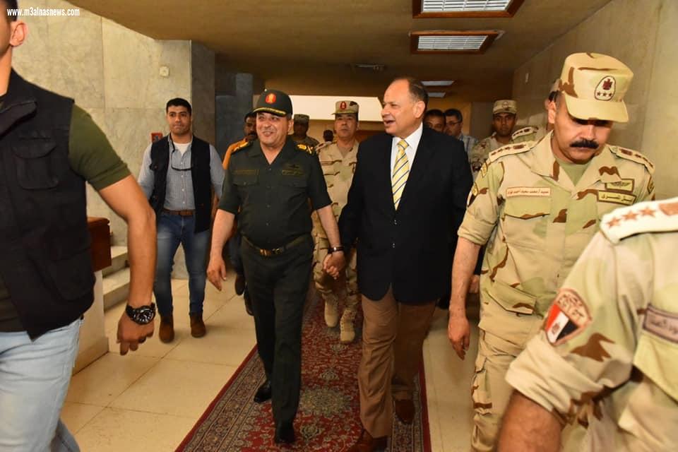 محافظ أسيوط يستقبل قائد المنطقة الجنوبية العسكرية للتهنئة بعيد الفطر المبارك