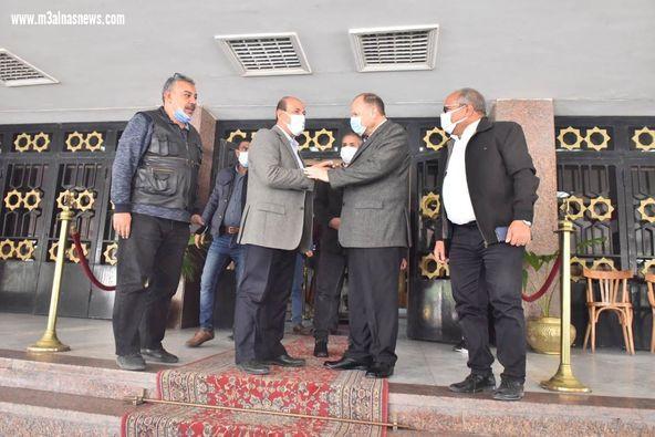 محافظ أسيوط يلتقى رئيس الجهاز المركزي للتعمير لمناقشة الموقف التنفيذي لمشروعات المبادرة الرئاسية حياة كريمة ومرحلتها الجديدة المشروع القومي لتطوير الريف المصري