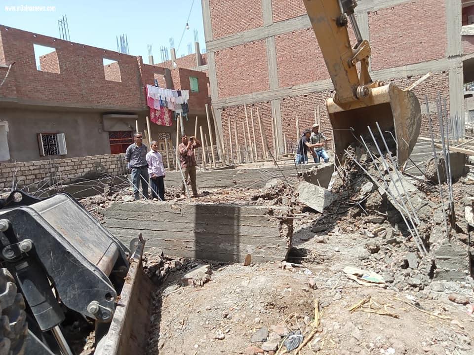 محافظ أسيوط يتفقد أعمال إنشاء الوحدة الصحية ببلاو ومركز شباب بانوب بمركز ديروط ضمن مشروعات المبادرة الرئاسية 