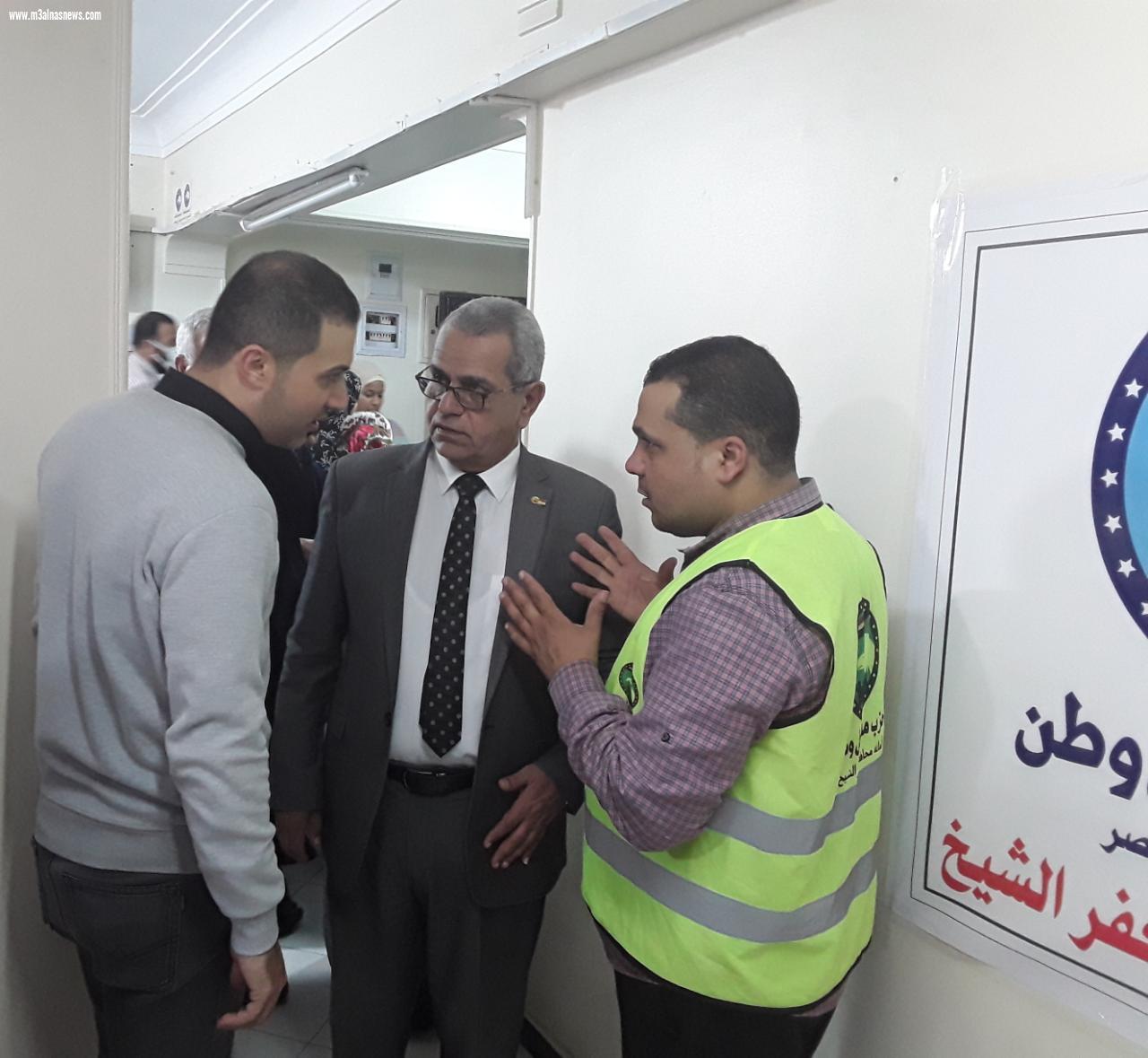 مستقبل وطن بكفر الشيخ ينظم قافلة طبية لمرضى العيون وإجراء 67 عملية مجانا