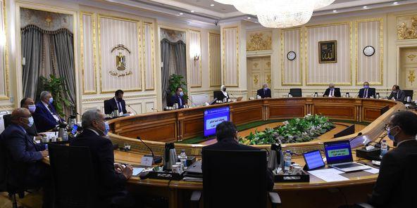 مدبولي.. يناشد المواطنين باتخاذ الإجراءات الاحترازية حتى لا نضطر لاتخاذ قرارات صعبة