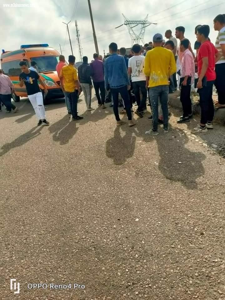 النائب يونس عبدالرازق يطمئن على الطلاب المصابين فى حادث تصادم البرلس بكفر الشيخ