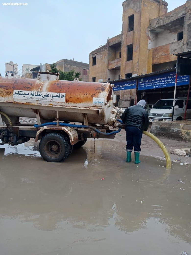استمرار رفع مياه الأمطار بشوارع مدن وقرى كفر الشيخ