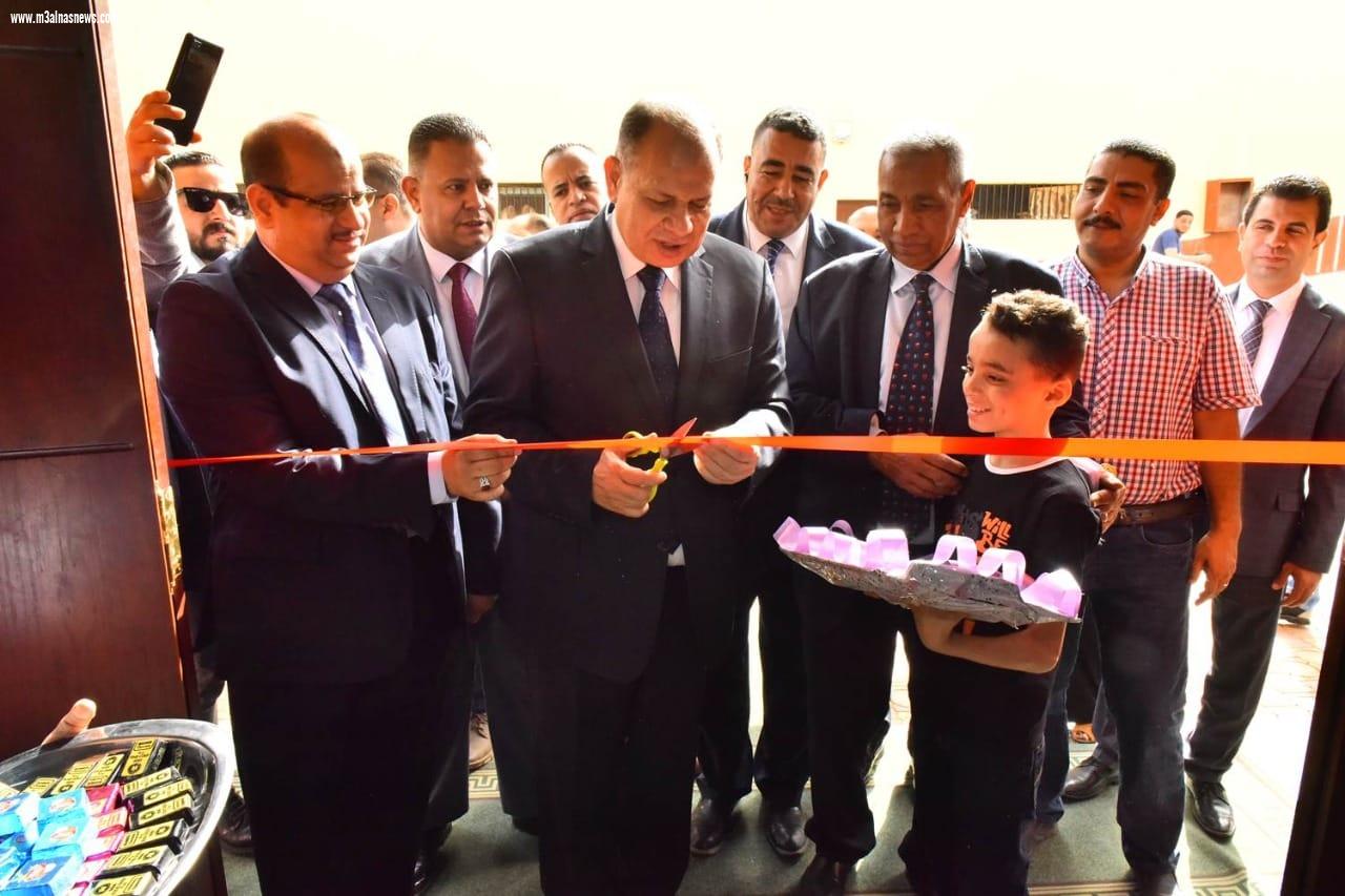 محافظ أسيوط يزور دور الايتام لمشاركة الأطفال فرحتهم بعيد الفطر المبارك ويقدم لهم والهدايا ويفتتح أعمال التطوير التي تمت بدار الحنان للبنين