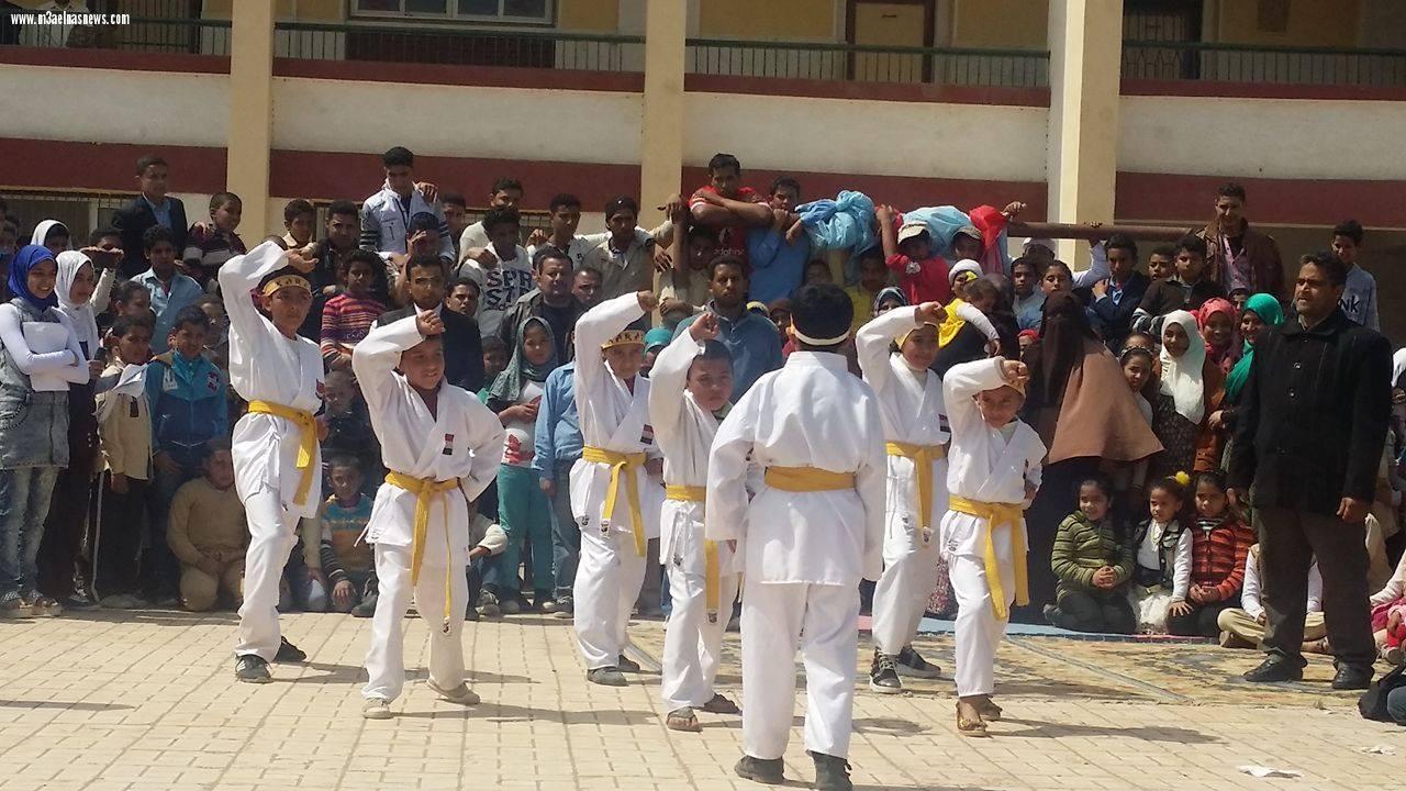 مدرسة الحلمية بكفر الشيخ تحتفل بعيد الأم وإحياء ذكري شهداء الثورة والجيش والشرطة..