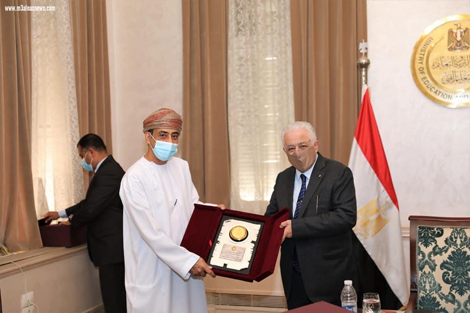 وزير التربية والتعليم يبحث مع سفير سلطنة عُمان بالقاهرة سبل تعزيز التعاون المشترك فى مجال التعليم