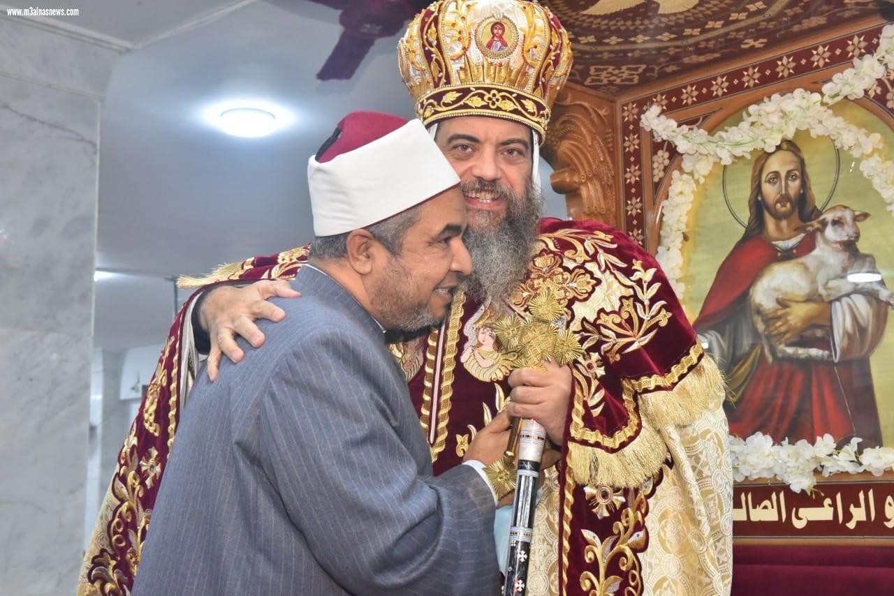بحضور القيادات التنفيذية والدينية نائب محافظ أسيوط يزور ايبارشيات منفلوط والدير المحرق والقوصية والانجيلية الأولى للتهنئة بعيد الميلاد المجيد