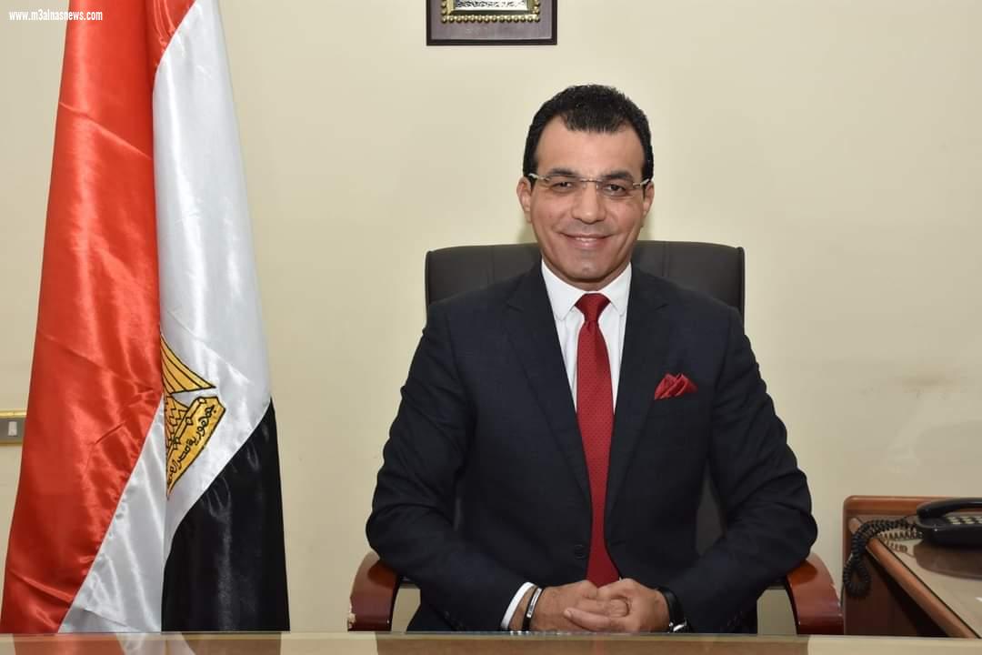 تعيين حاتم ربيع وكيلا للدراسات العليا والبحوث بكلية الآداب جامعة عين شمس
