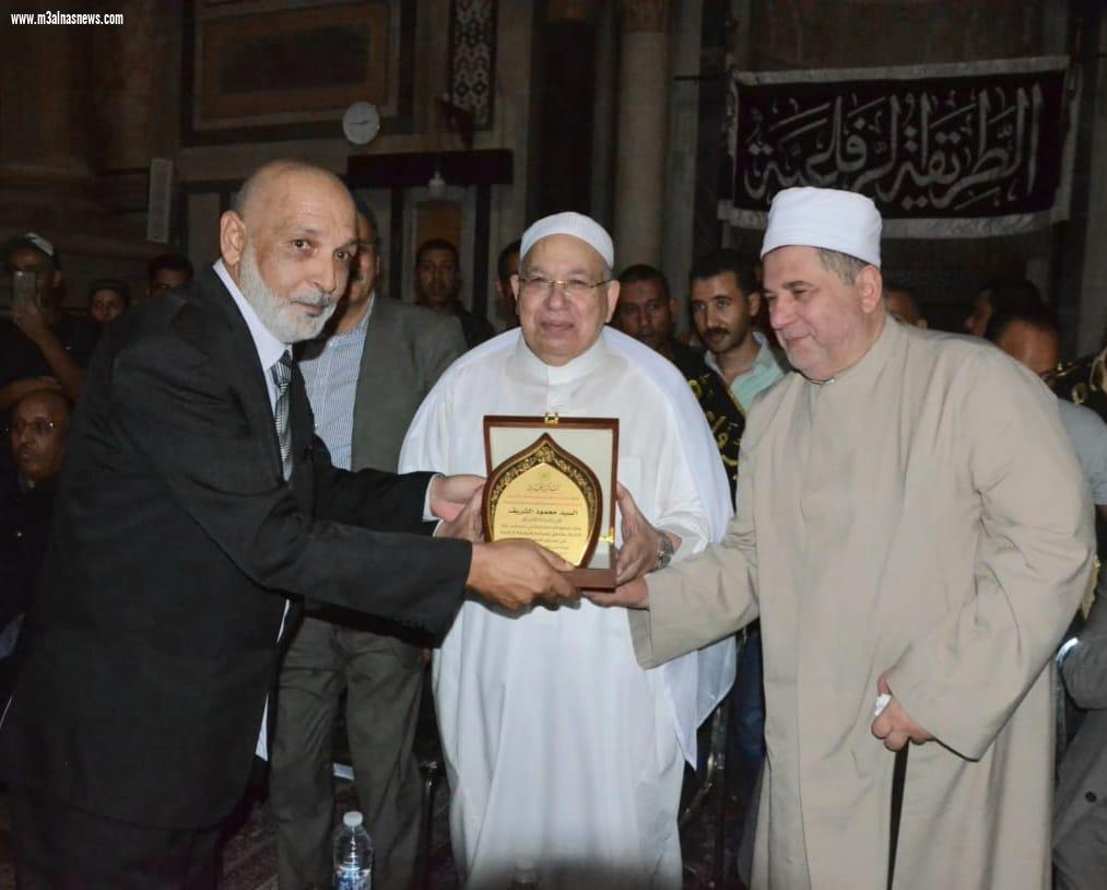 تكريم الشريف والقصبى وجمعة فى الحضرة الجامعة بمسجد الرفاعى