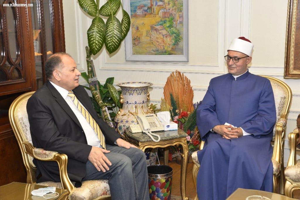 محافظ أسيوط يلتقى أمين عام مجمع البحوث الاسلامية لمناقشة دعم وتنشيط العمل الدعوى وتفعيل المشاركة المجتمعية لمواجهة الظواهر السلبية