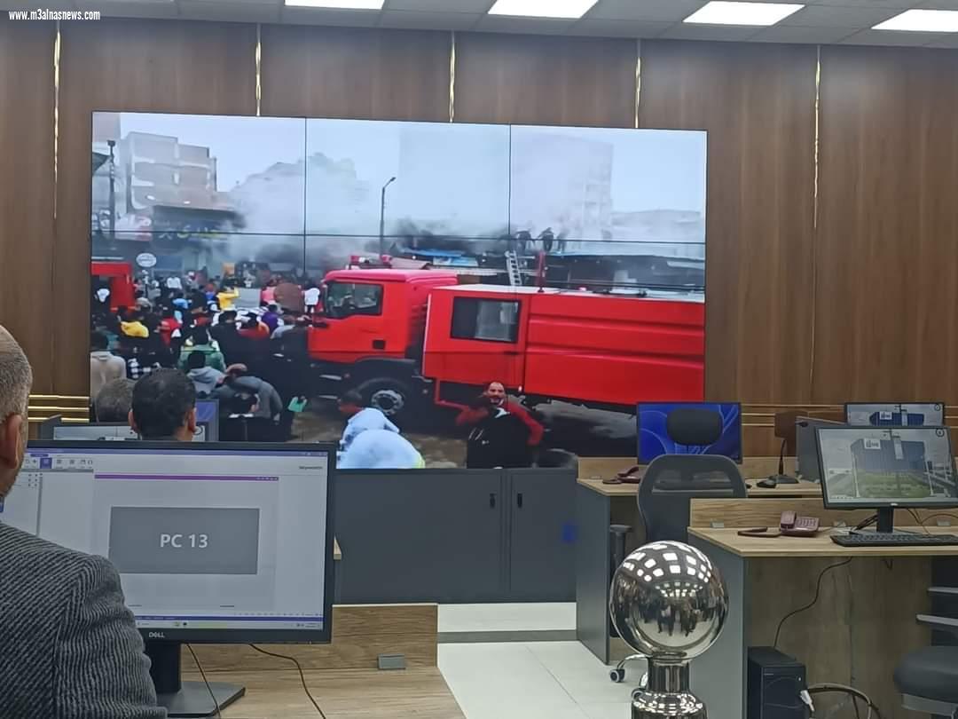 محافظ كفر الشيخ يتابع جهود إخماد حريق محلين تجاريين بوسط عاصمة المحافظة