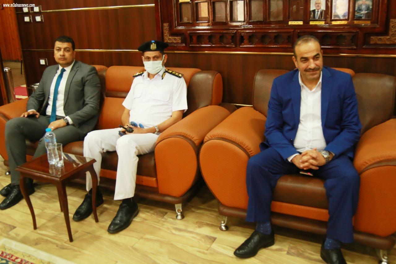 محافظ كفر الشيخ يهنئي اللواء خالد عبد السلام مدير الامن