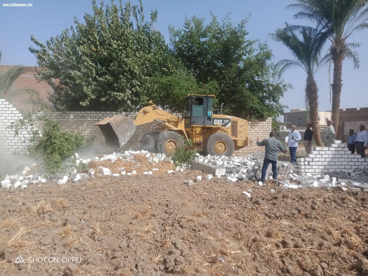 محافظ أسيوط: إزالات فورية لـ 19 حالة تعدي على أراضي زراعية وخطوط تنظيم بالشارع العام بالقوصية