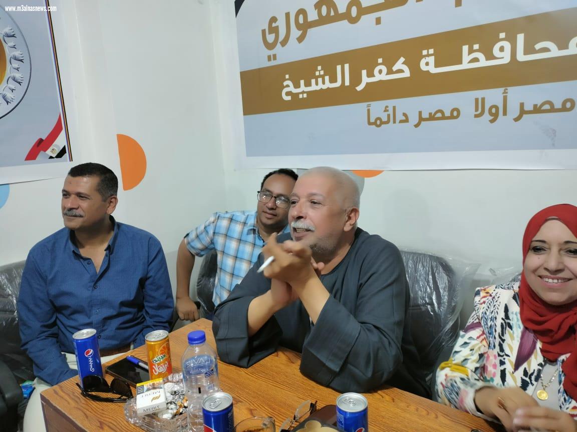 احتفالاً بعيد العمال ... الشعب الجمهورى يكرم المتميزين بالقطاعات المختلفه