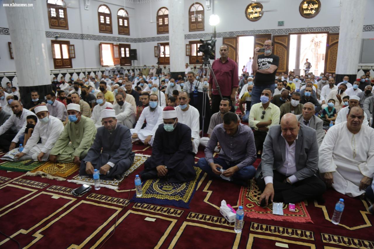  نائبا عن المحافظ 