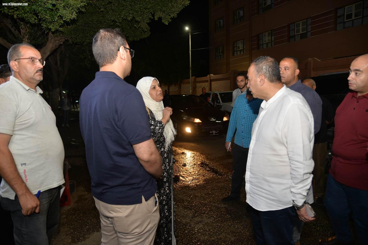محافظ أسيوط يوجه خلال جولة ميدانية بإزالة الاشغالات بميدان أسماء الله الحسنى
