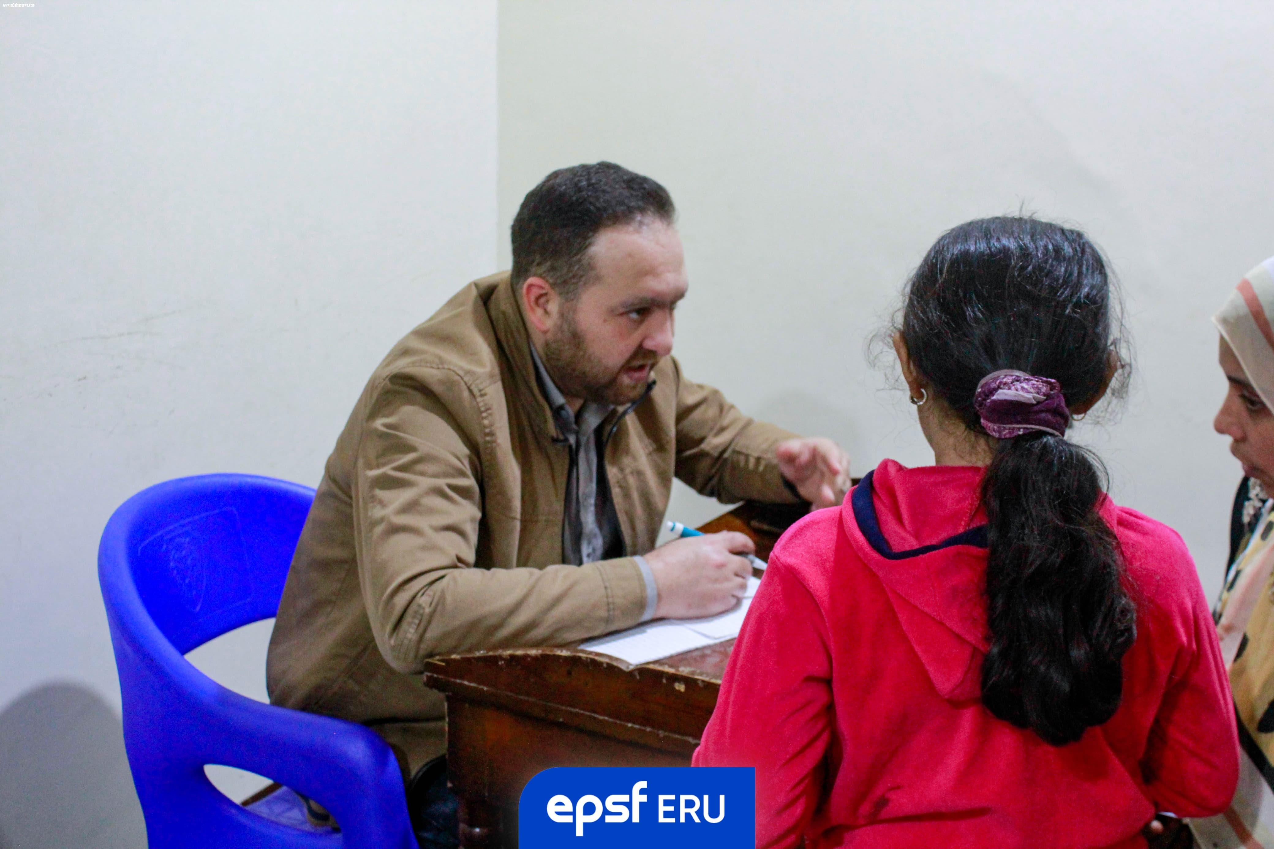 الاتحاد المصرى لطلاب الصيدلة ينظم قافلة طبية بإحدى قرى الشرقية