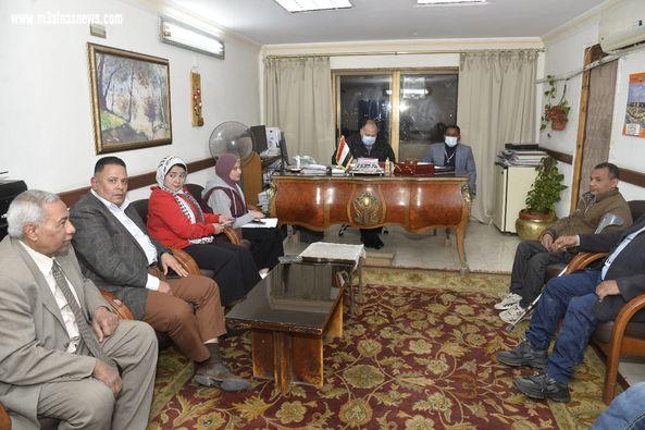 محافظ أسيوط يواصل لقاءاته الدورية مع ذوي الهمم للاستماع إلى طلباتهم وتلبية احتياجاتهم