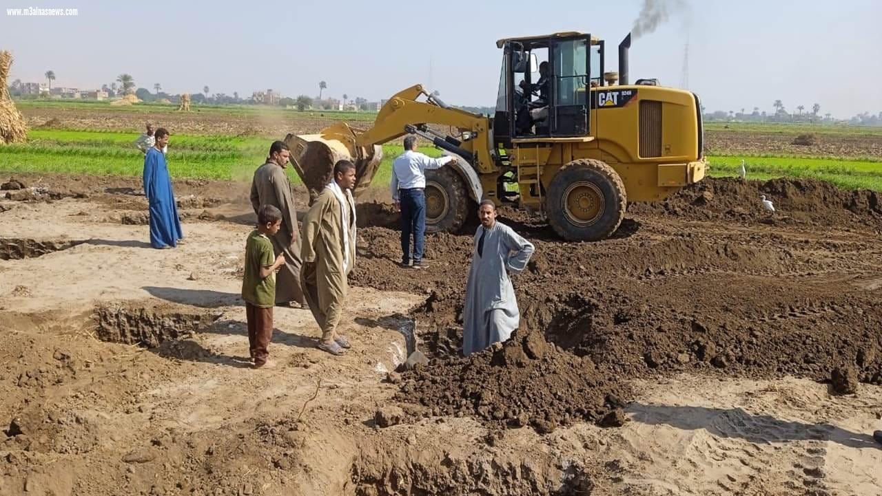 ضمن المرحلة الثالثة من الموجة الـ 18 لازالة التعديات محافظ أسيوط: إزالة 18 حالة تعدي على أراضي أملاك دولة أوقاف وأراضي زراعية بمنفلوط