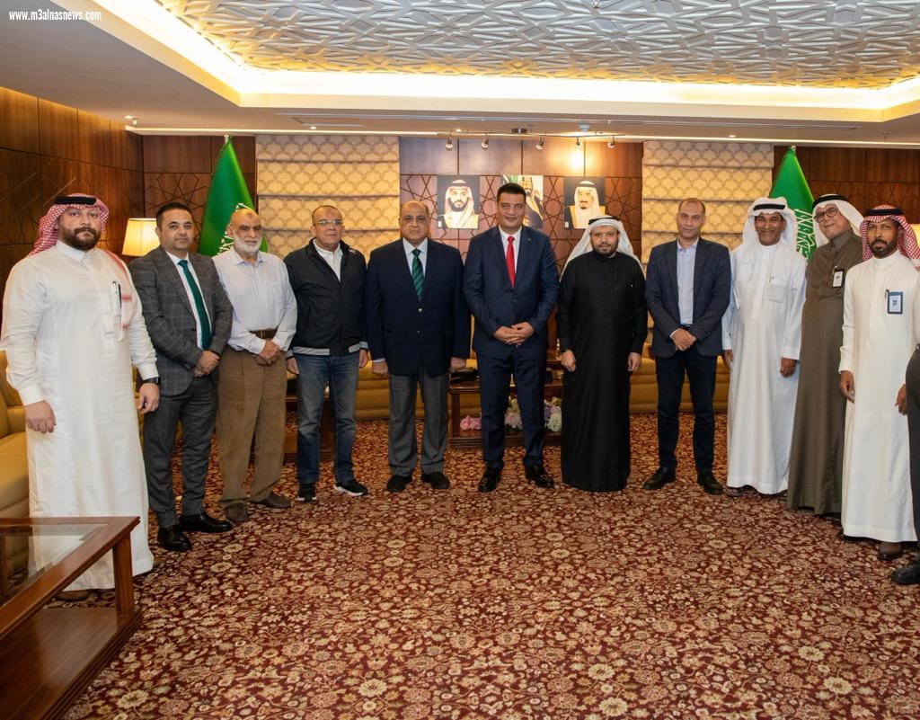 توقيع عقد خدمات المشاعر المقدسة لحجاج الجمعيات الأهلية مع شركة مطوفي حجاج الدول العربية