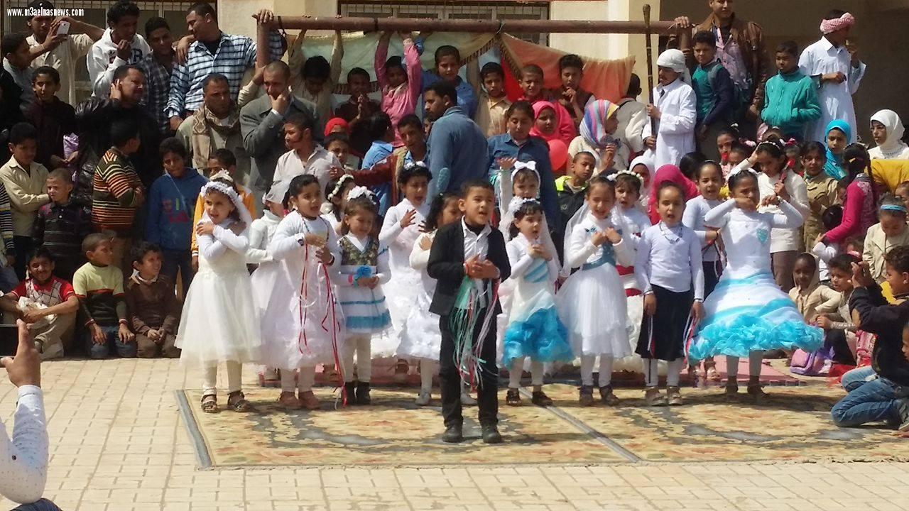 مدرسة الحلمية بكفر الشيخ تحتفل بعيد الأم وإحياء ذكري شهداء الثورة والجيش والشرطة..
