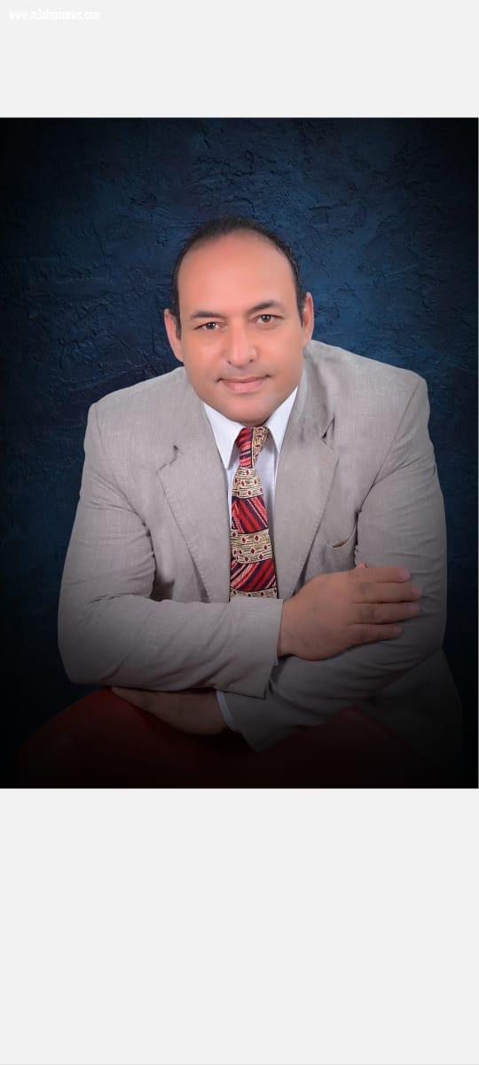 الاعلامى إبراهيم القلشى يكتب.. بعض الكلمات كالنيران الصديقة التى نوقدها ظنا منا أنها تنير دروبنا لكنها فى الحقيقة تلتهم استقرارنا وتصنع الأزمات وتخلق الفوضى