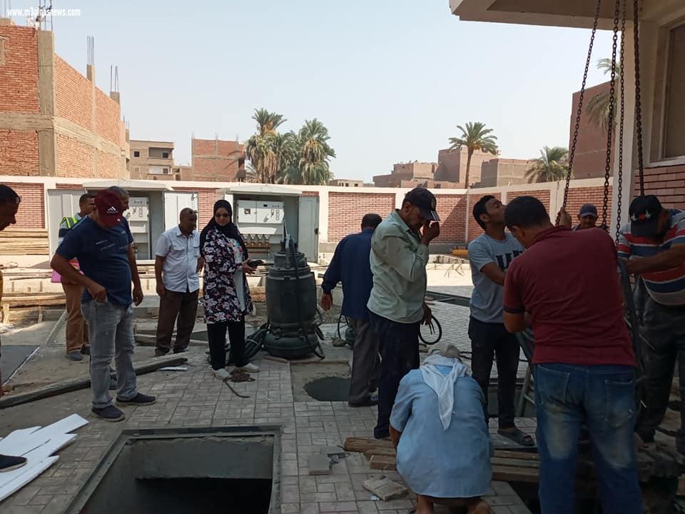 محافظ أسيوط يتفقد أعمال انشاء مجمع الخدمات بقرية نزة قرار بمركز منفلوط ضمن المشروع القومى لتطوير الريف المصري والمبادرة الرئاسية 