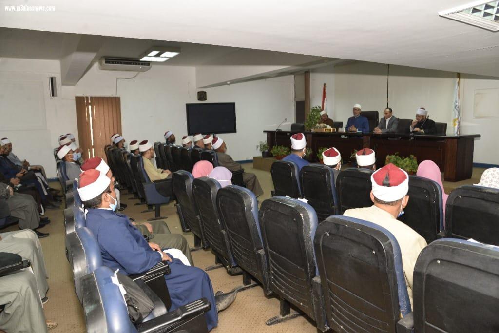 محافظ أسيوط يلتقى أمين عام مجمع البحوث الاسلامية لمناقشة دعم وتنشيط العمل الدعوى وتفعيل المشاركة المجتمعية لمواجهة الظواهر السلبية