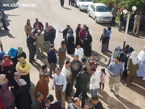 وقفة احتجاجية للعاملين بالتأمين الصحى فى 